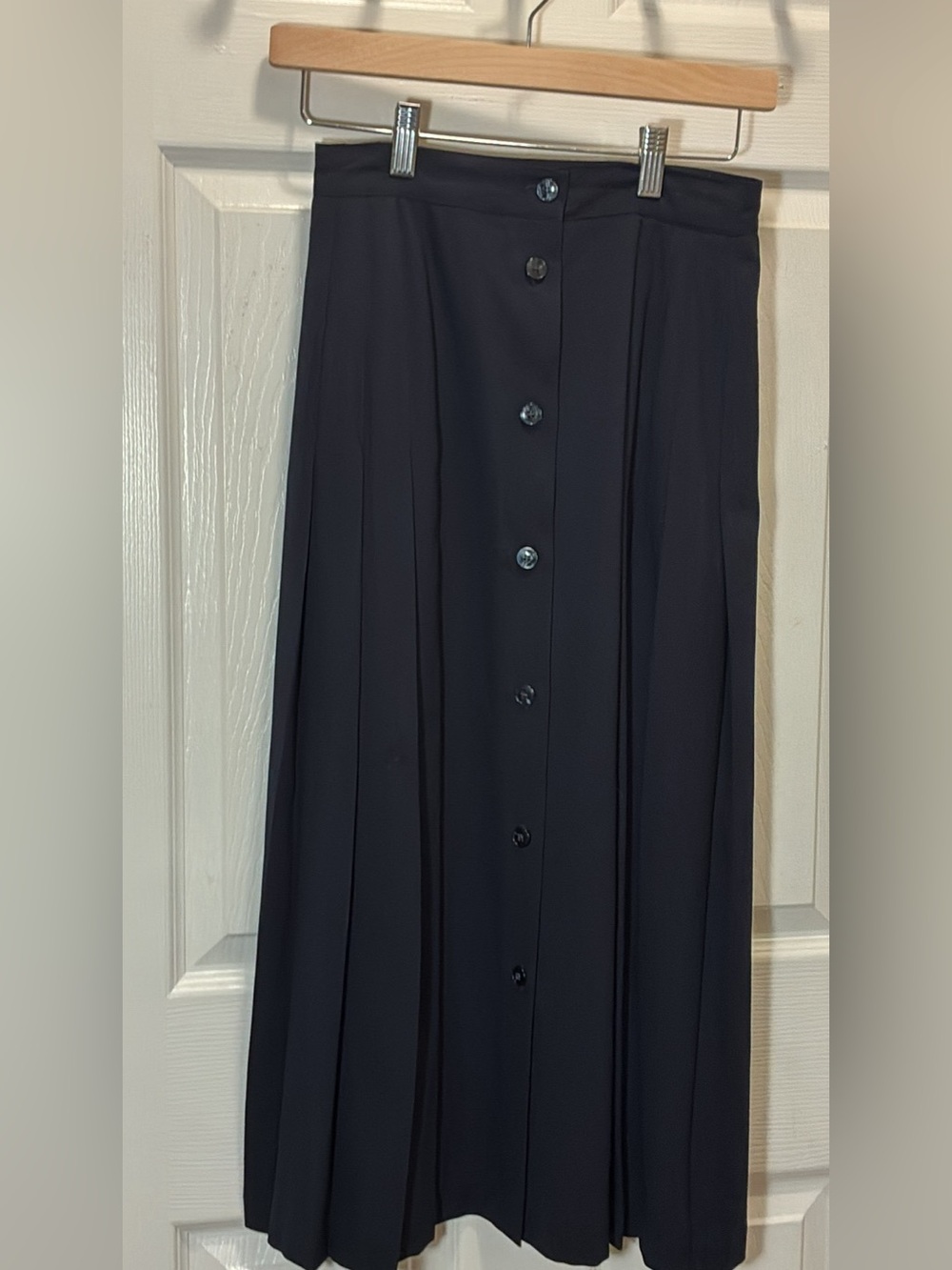 Jones New York Black Button-Front Pleated Maxi Skirt